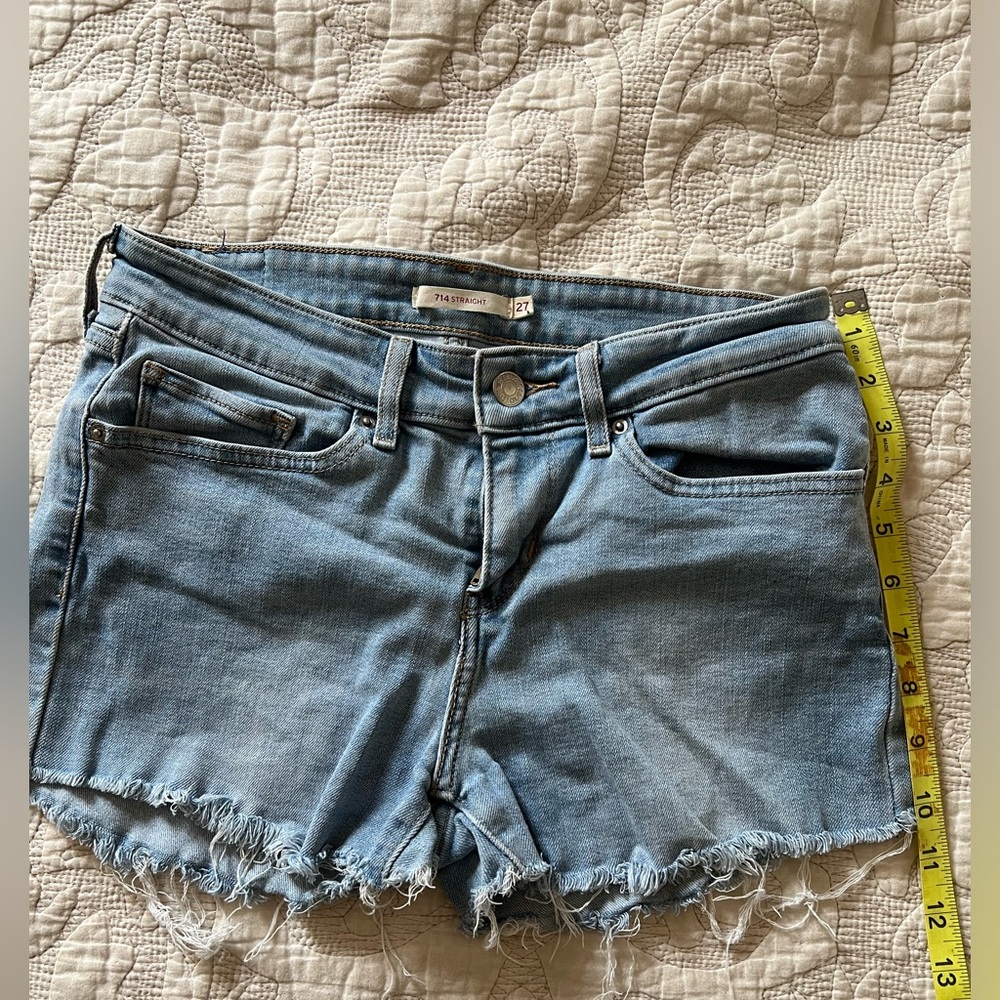 Cut off Levi shorts Light blue